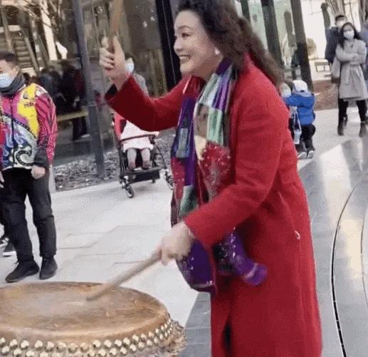 蹭儿媳出位？顶流抓马贵妇是怎么炼成的？