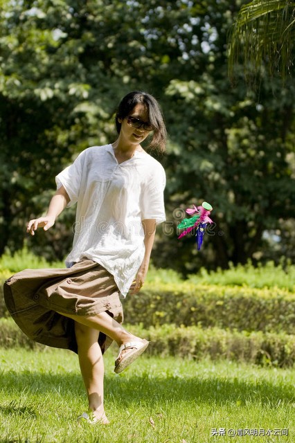 踢毽子的10大好处,踢毽子10分钟相当于慢跑