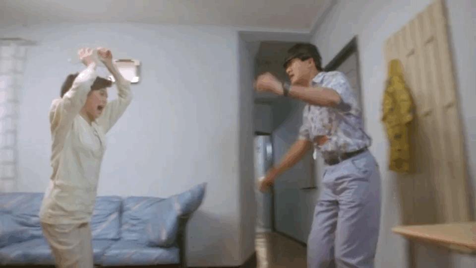 扇脸、飞踹、假戏真做，影视剧这些现象真可怕，敬业还是欺负人？