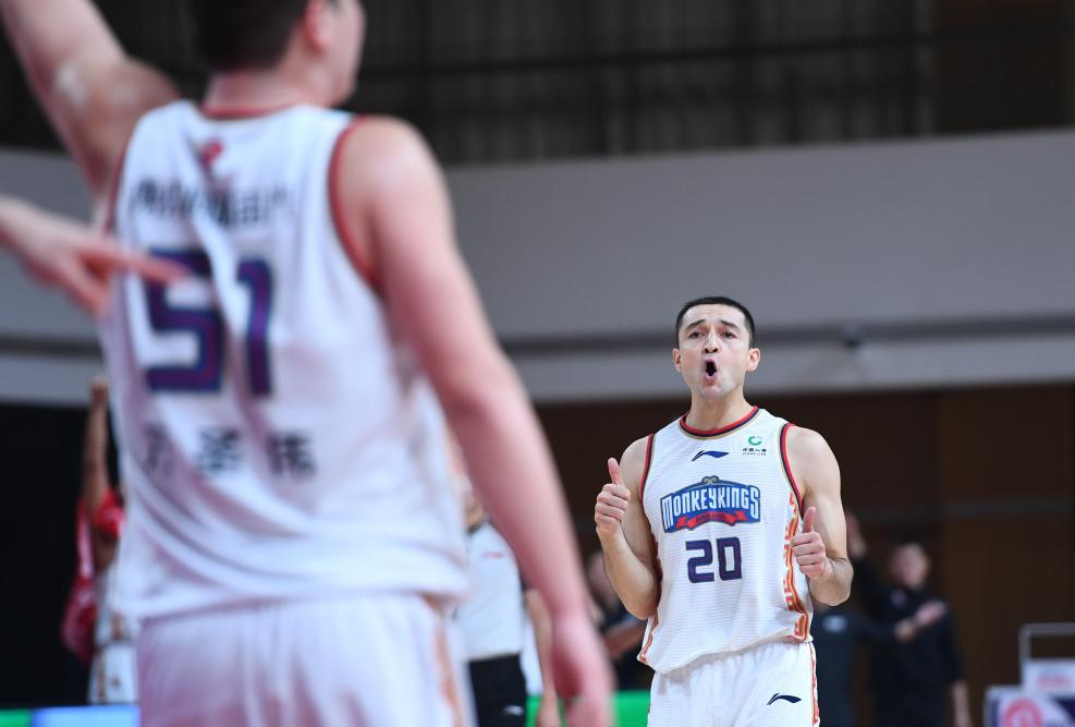 西热力江为何也当教练也当球员,西热力江怎么能又当球员又当教练