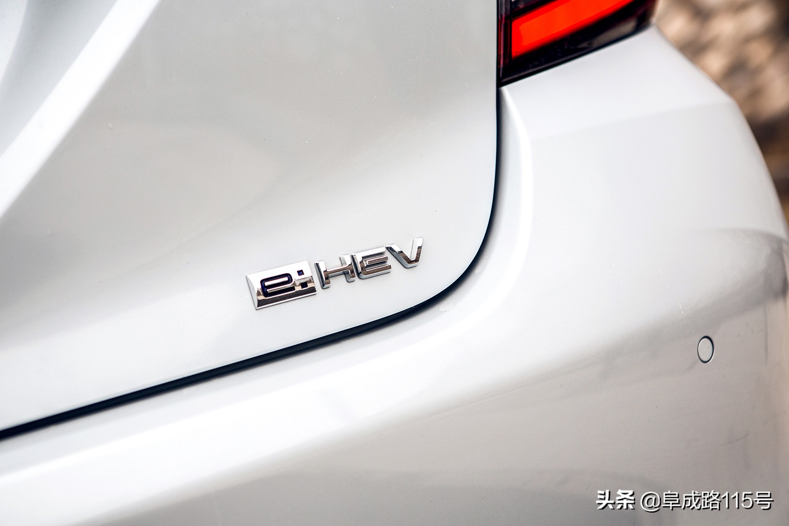 百公里3.4L车机更智能优惠1.5万的凌派锐·混动值不值得买