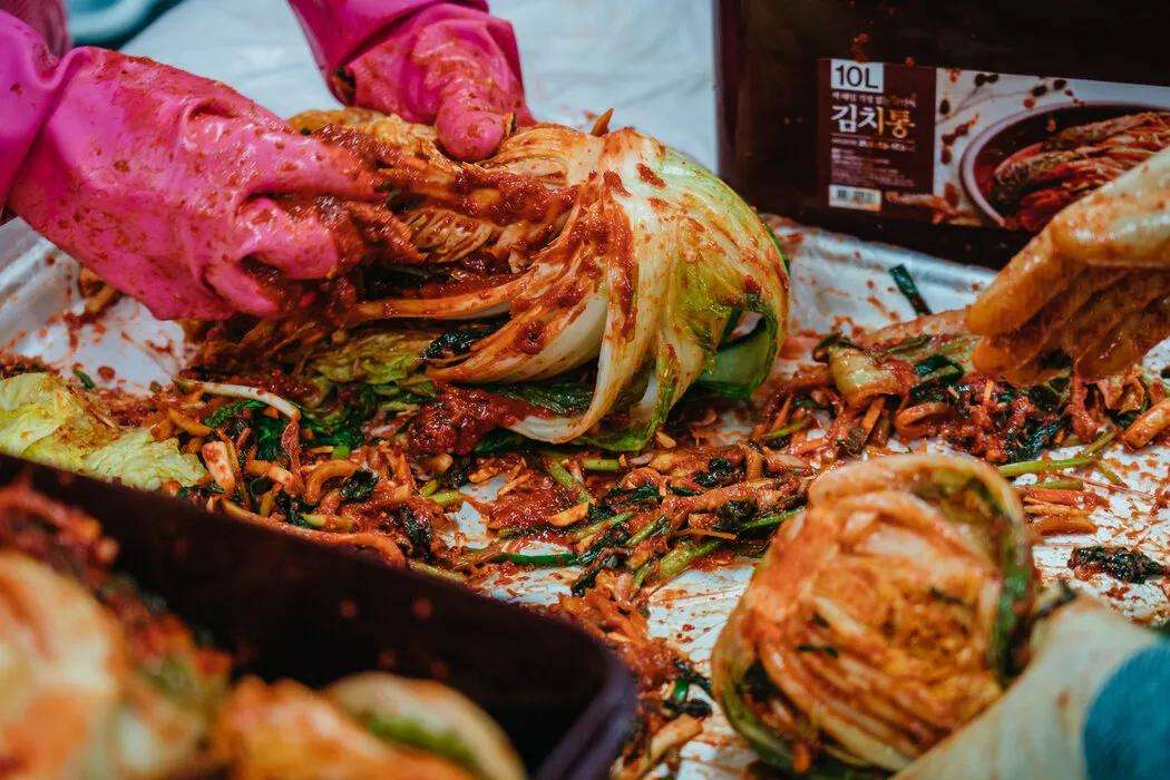 一颗白菜90元，韩国面临泡菜危机，山东小镇掌控韩国人泡菜自由