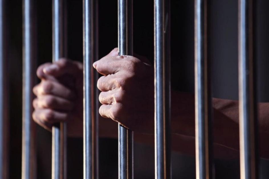 “别杀我,你想干什么都行”,云南男子强奸嫂子出狱后,当街报复