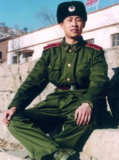 演员张译照顾植物人初恋女友十年,痴情艺人张译苦守植物人初恋10年