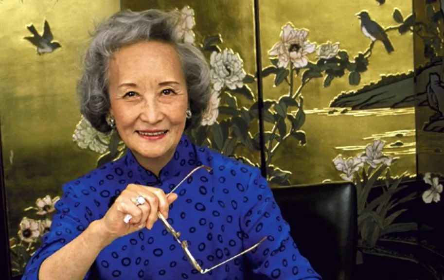 80后的她美到令人窒息,80岁依然可以风情万种