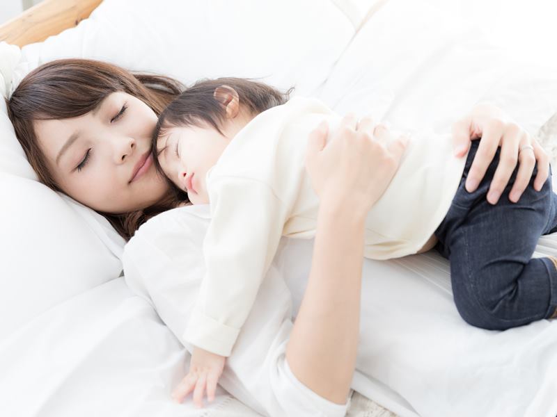 老外哄宝宝睡觉,老外哄小孩