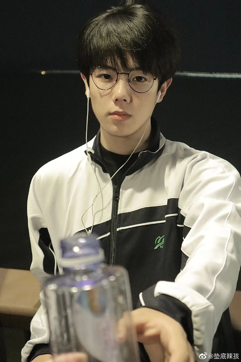 女生的p图技术有多强大,再一次感叹网红的p图技术