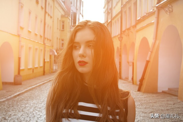 “前男友业主群聊骚，我果断分手后，曾悔得肠子都青”