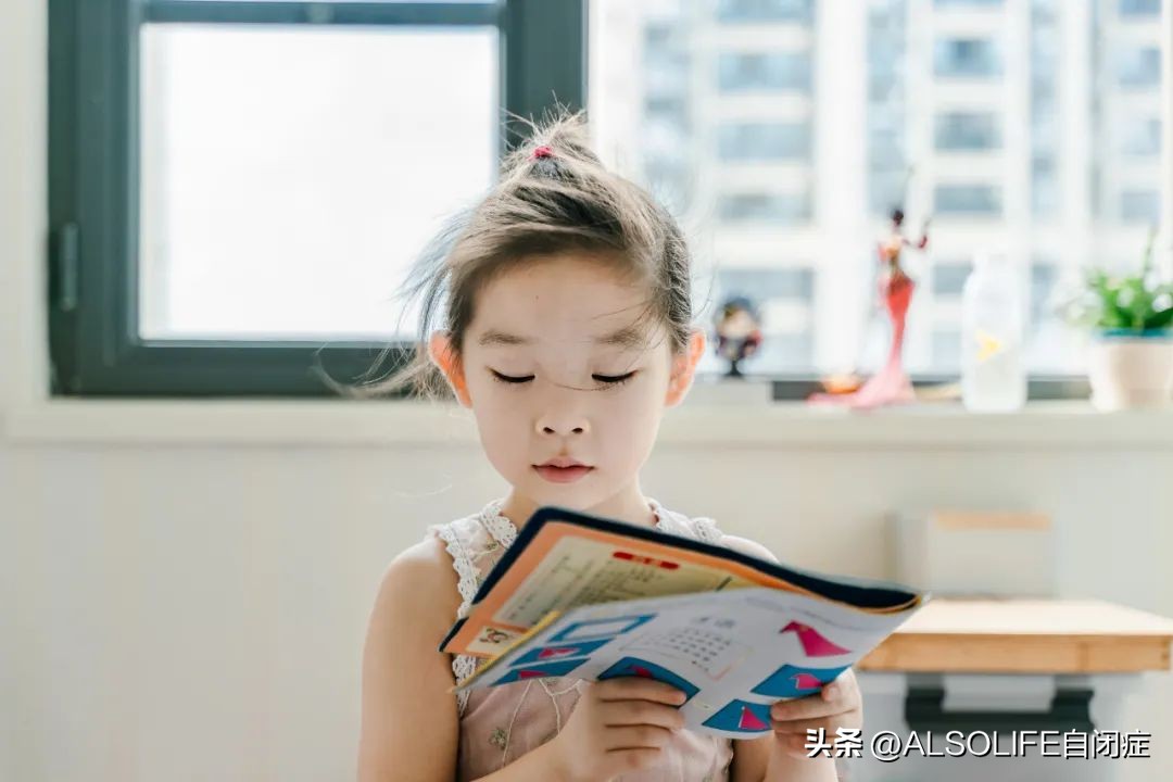 鹦鹉学舌都是自闭症的表现吗,自闭症小孩鹦鹉学舌