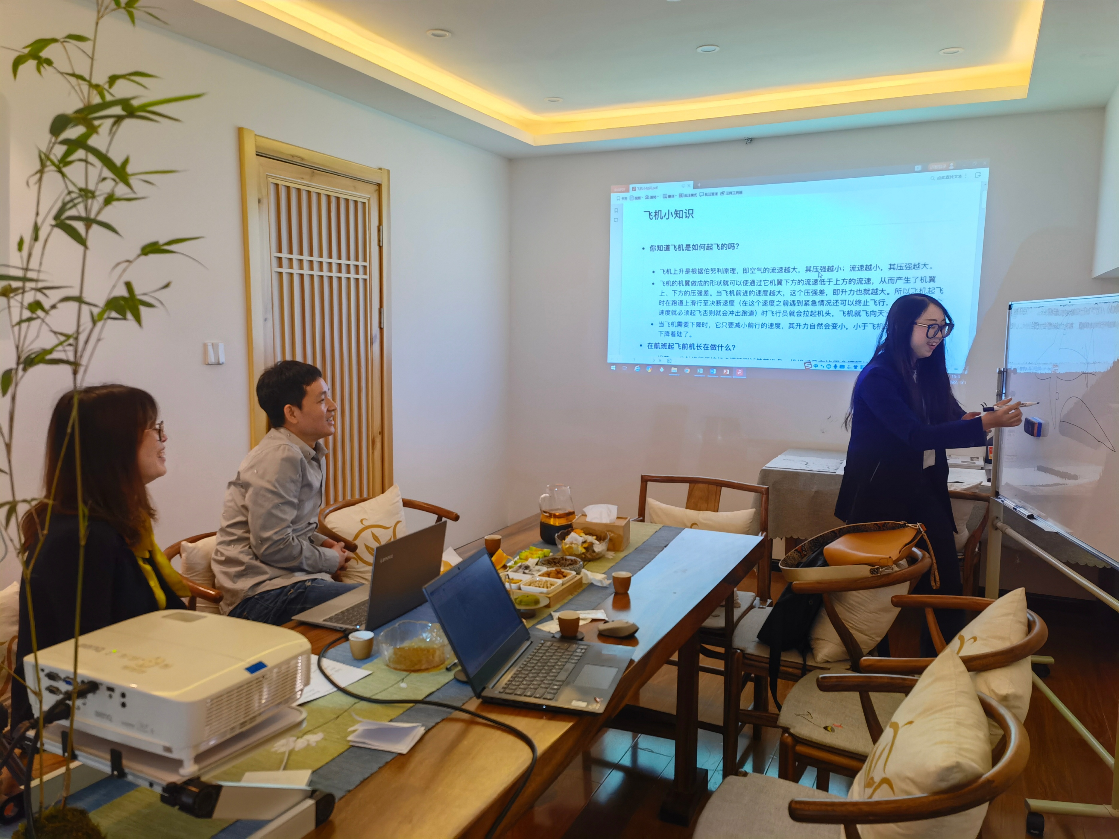 朋友聚会玩什么最嗨,和朋友聚会玩些什么