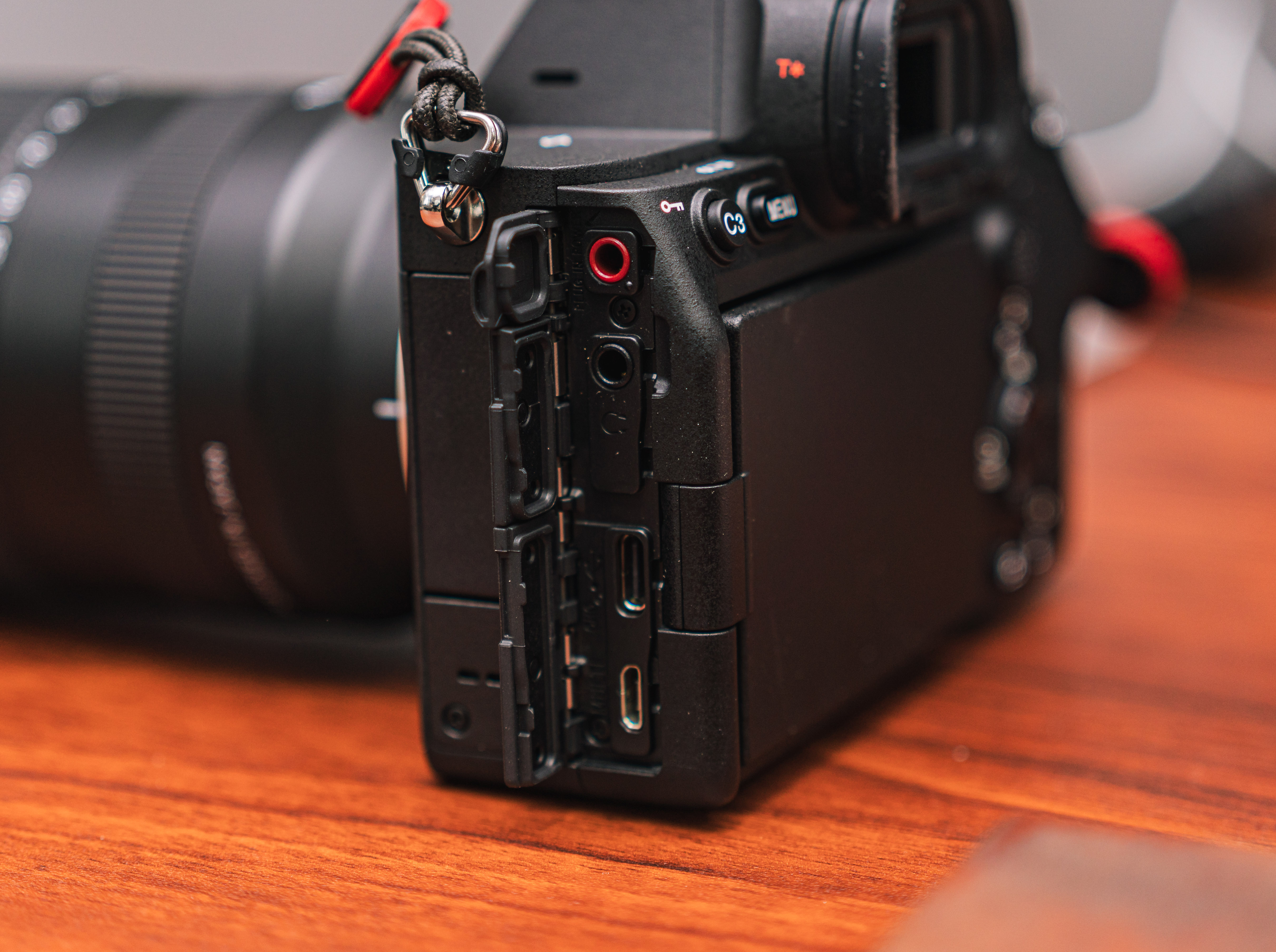 索尼a7m4发布a7m3会降价吗 (索尼a7m3和a7m4什么区别)