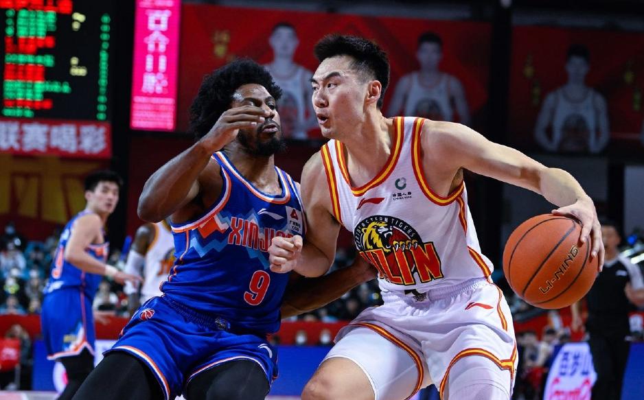 转折时刻！周琦或继续海外征战，北京首钢举重若轻