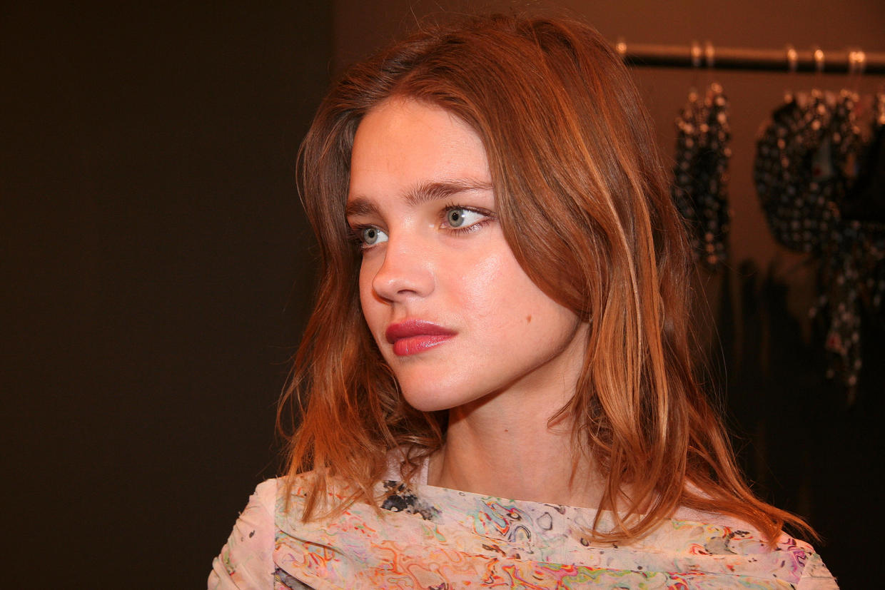 天降壕姐！LV太子妃通过测DNA找到失散多年亲妹，带她巴黎豪华游