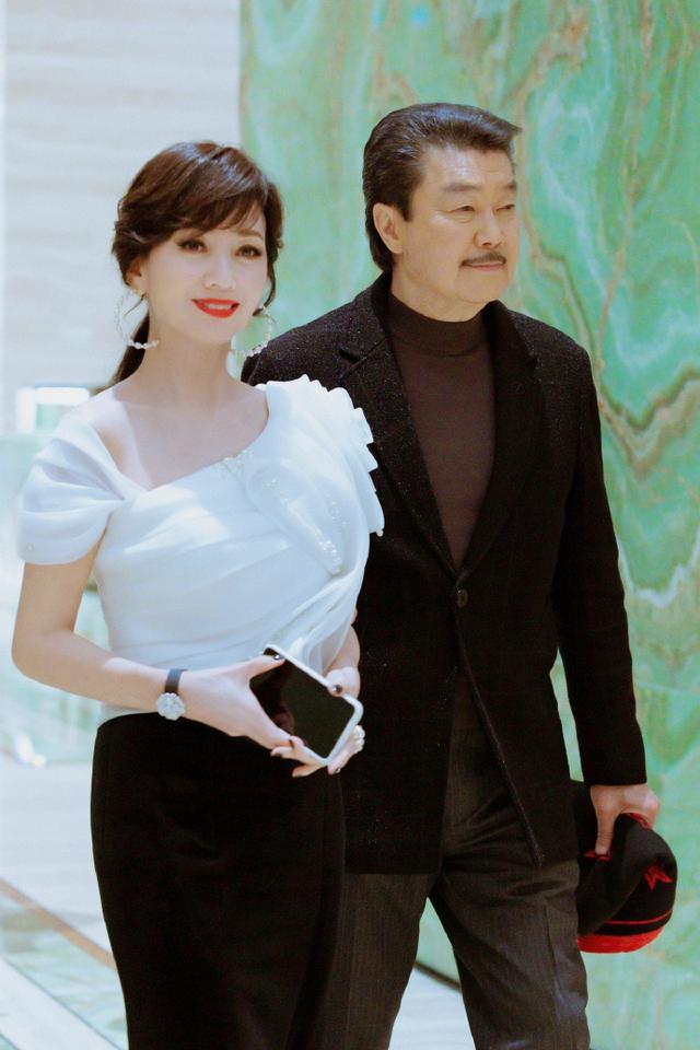 69岁的赵雅芝和60岁的叶童,69岁赵雅芝与59岁的叶童庆生