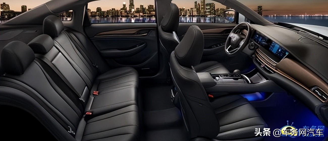 国产中型轿车新款奔腾b70值得买吗,一款车如何俘获人心且看奔腾b70