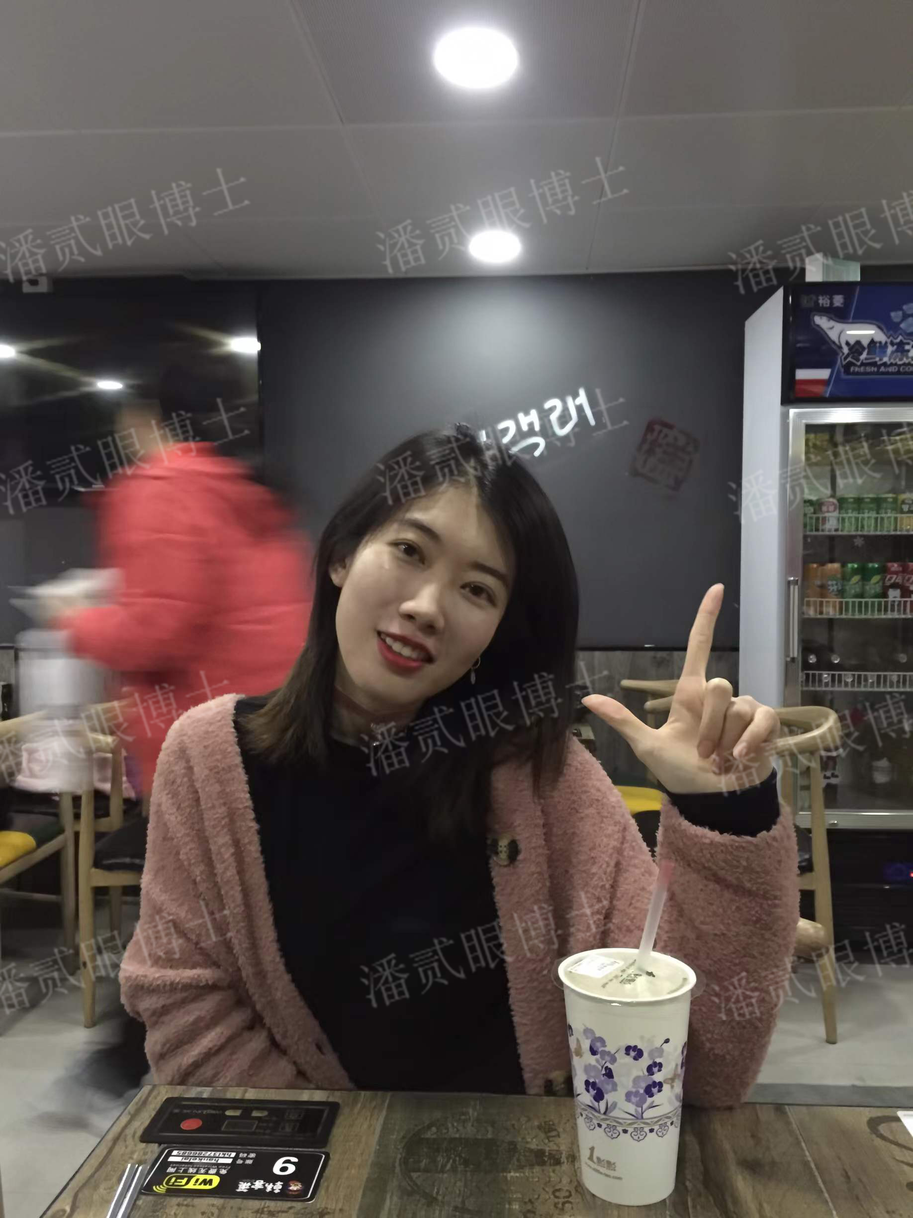 广州姑娘变美后亲述：“我的双眼皮切得很小，只有1厘米多一点”