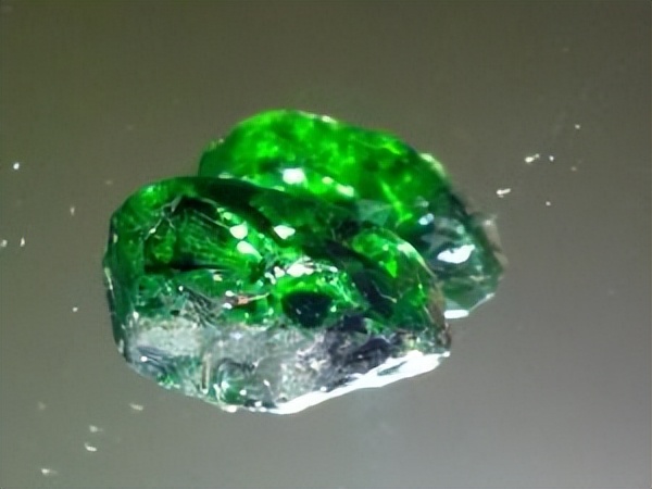 哪些宝石用紫外光鉴定,宝石鉴别光谱