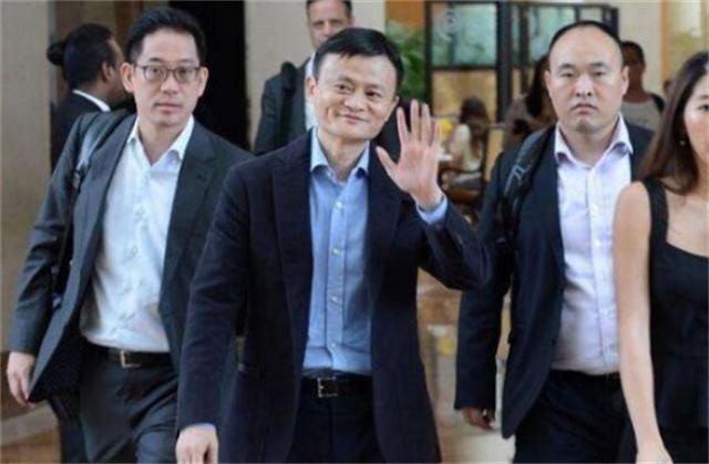 35年前资助马云的父子,马云后来怎么报恩的