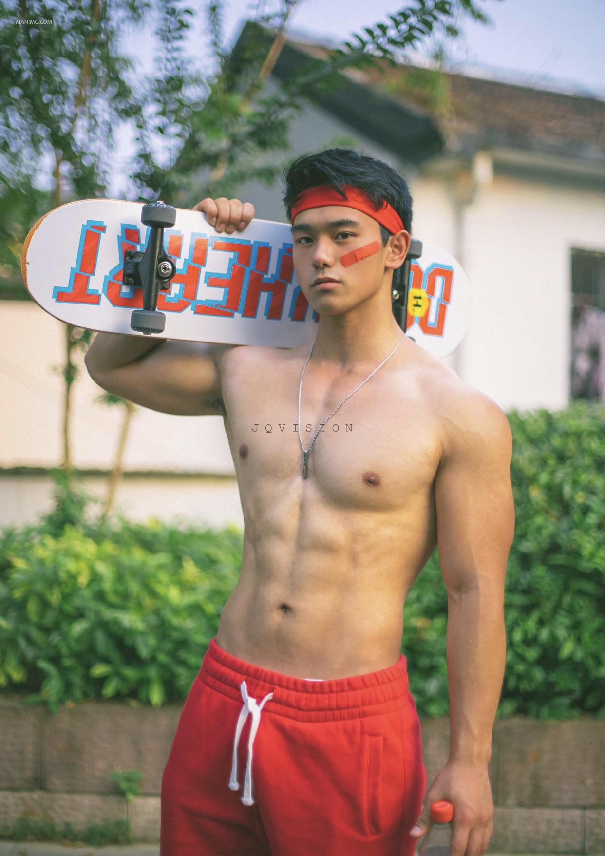 小励律曾浩然：肉球变型男