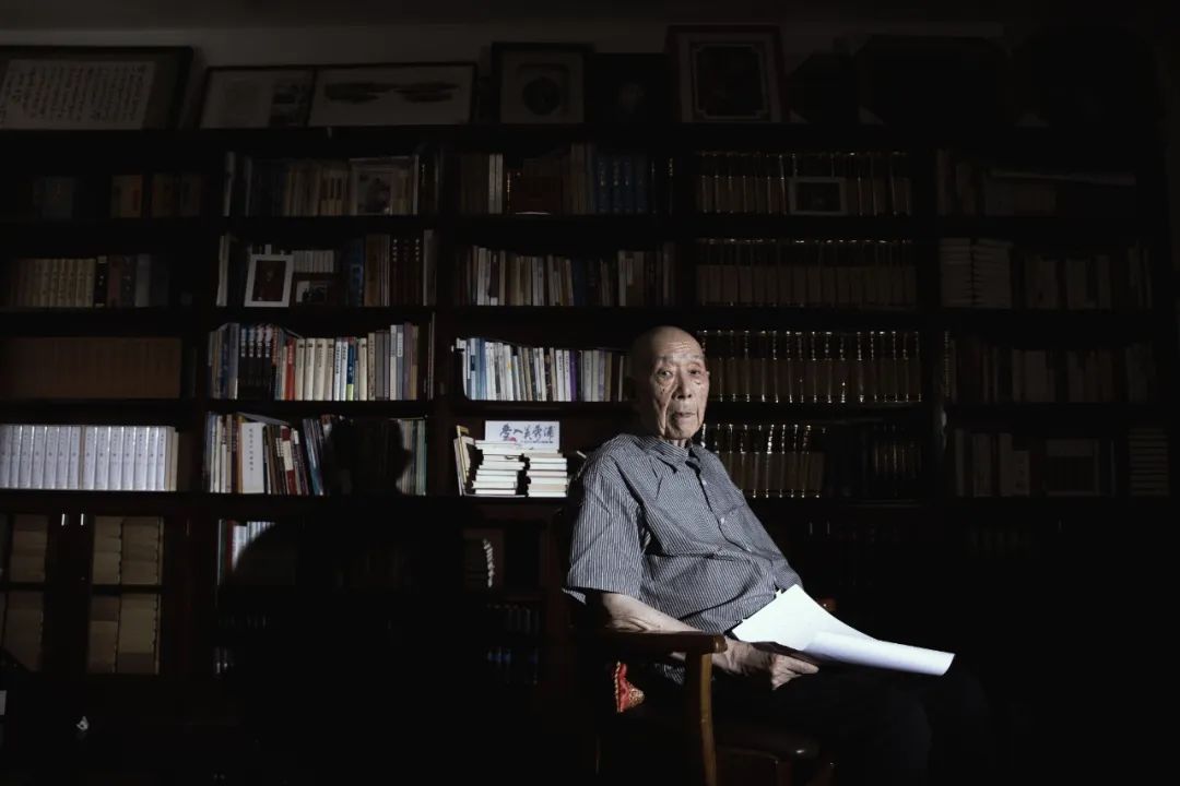 钟叔河我的杯很小，我用我的杯喝水