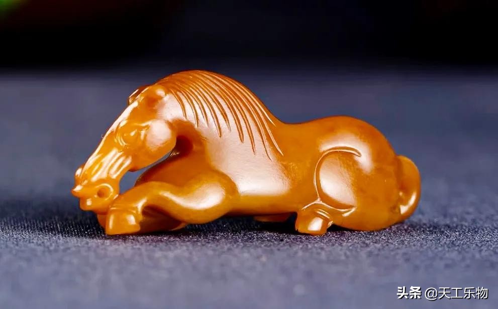 什么样的红皮白肉籽料只卖1000块,红皮籽料和黄沁皮籽料的区别