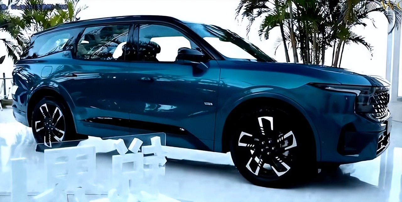 福特的车型动力性能强操控性好,福特新世代短轴中顶6座油耗多少