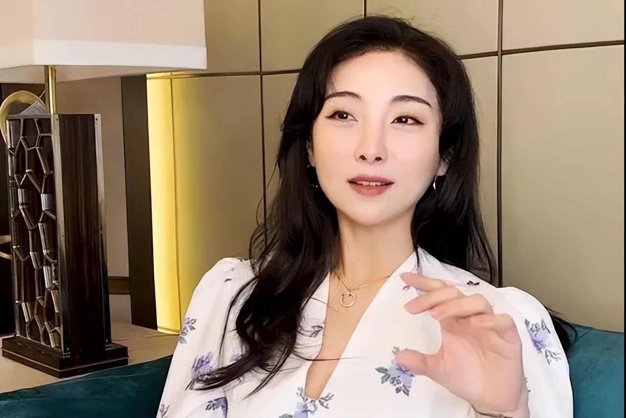 买精生混血三胞胎，每月花百万养娃，李雪珂的口碑为何不如叶海洋