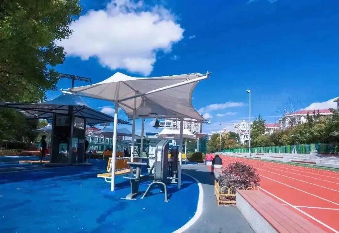 室外九处智能健身房,沸腾智能健身房