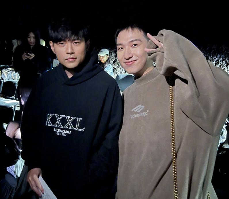 周杰伦携昆凌与梅西合影，和权志龙李洙赫在巴黎同框梦幻联动