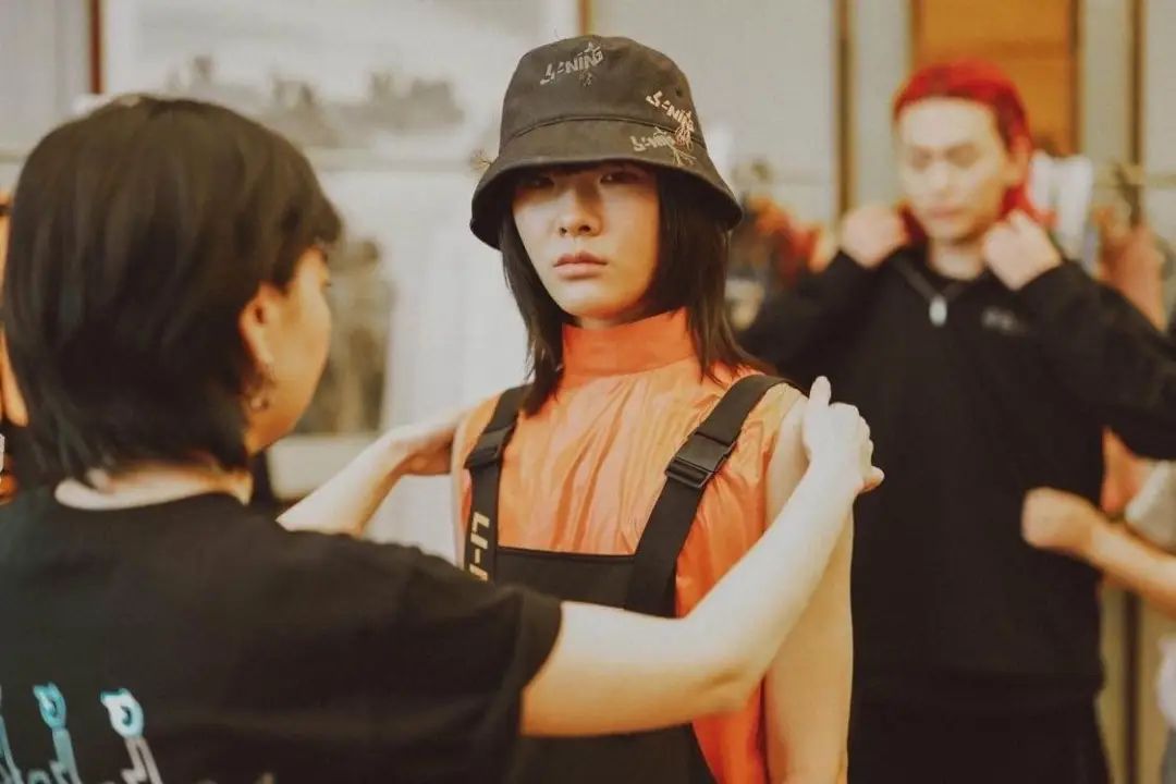 年轻人爱华为的手机,年轻人越来越爱国货的原因