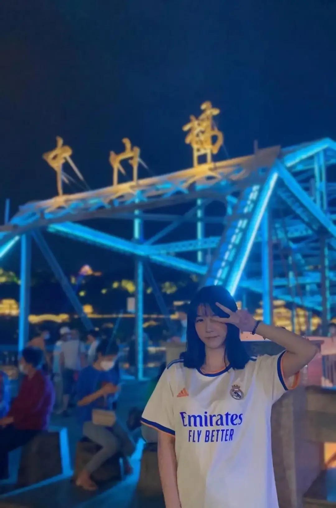 最受女人喜爱的足球,足球运动员都喜欢什么类型的女生