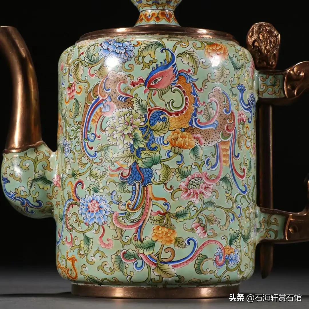 鎏金鹦鹉纹提梁银壶,铜胎画珐琅花鸟纹提梁壶