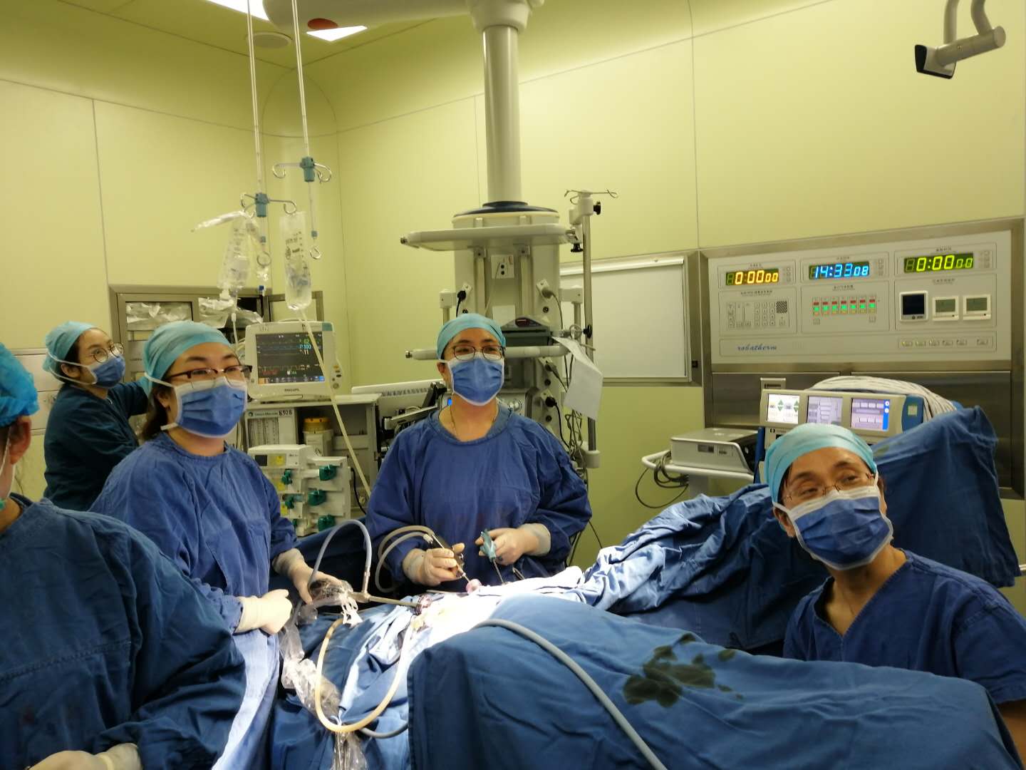 割包皮割一半好还是全割好,割包皮一般什么年龄割比较好