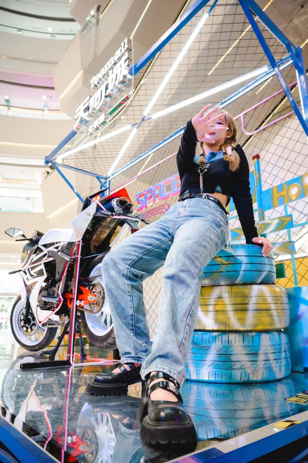 打卡赛博朋克烧烤店,赛博朋克打卡美陈