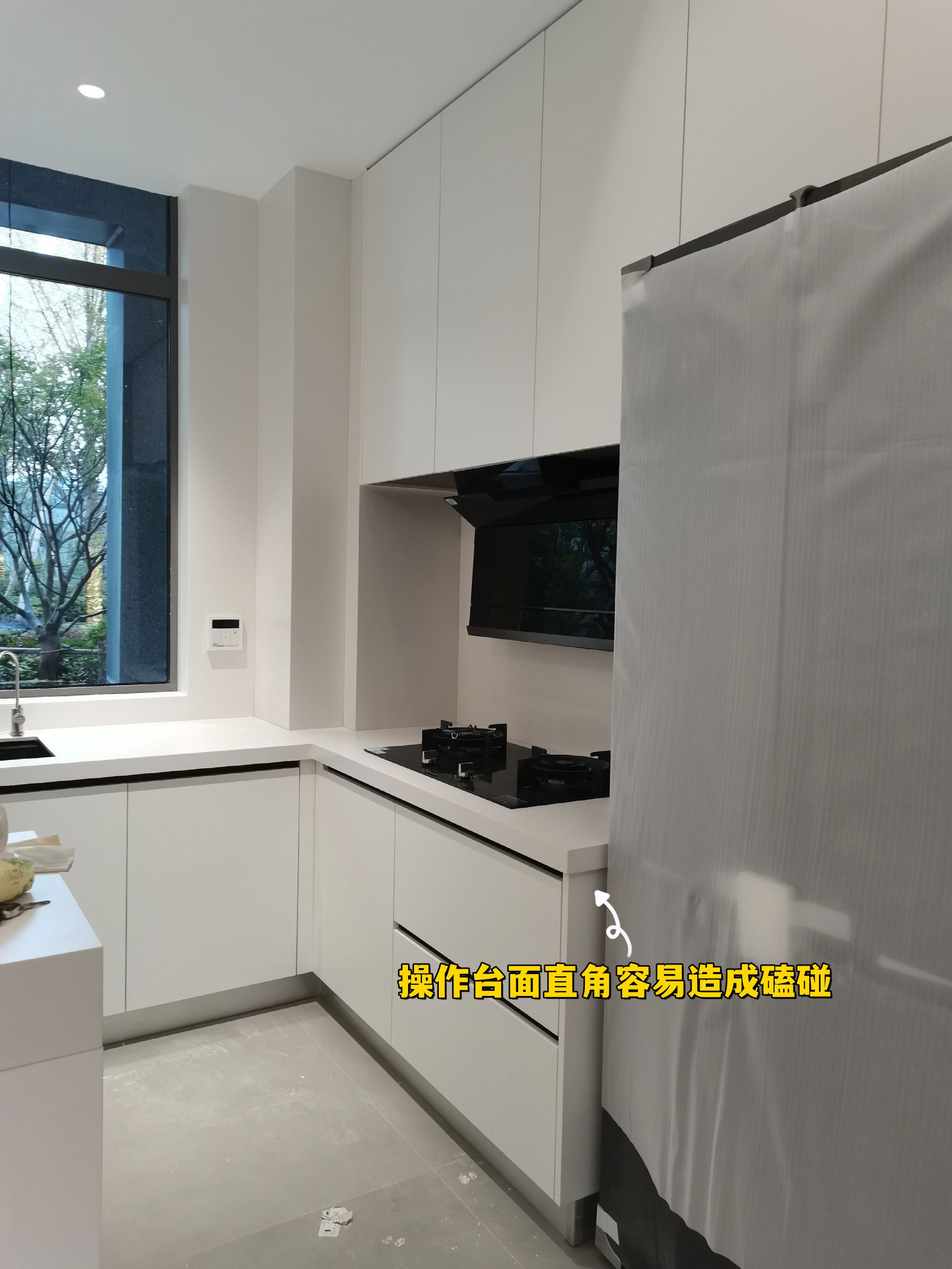 石英石台面是目前橱柜最常用的,橱柜台面石英石选购注意事项