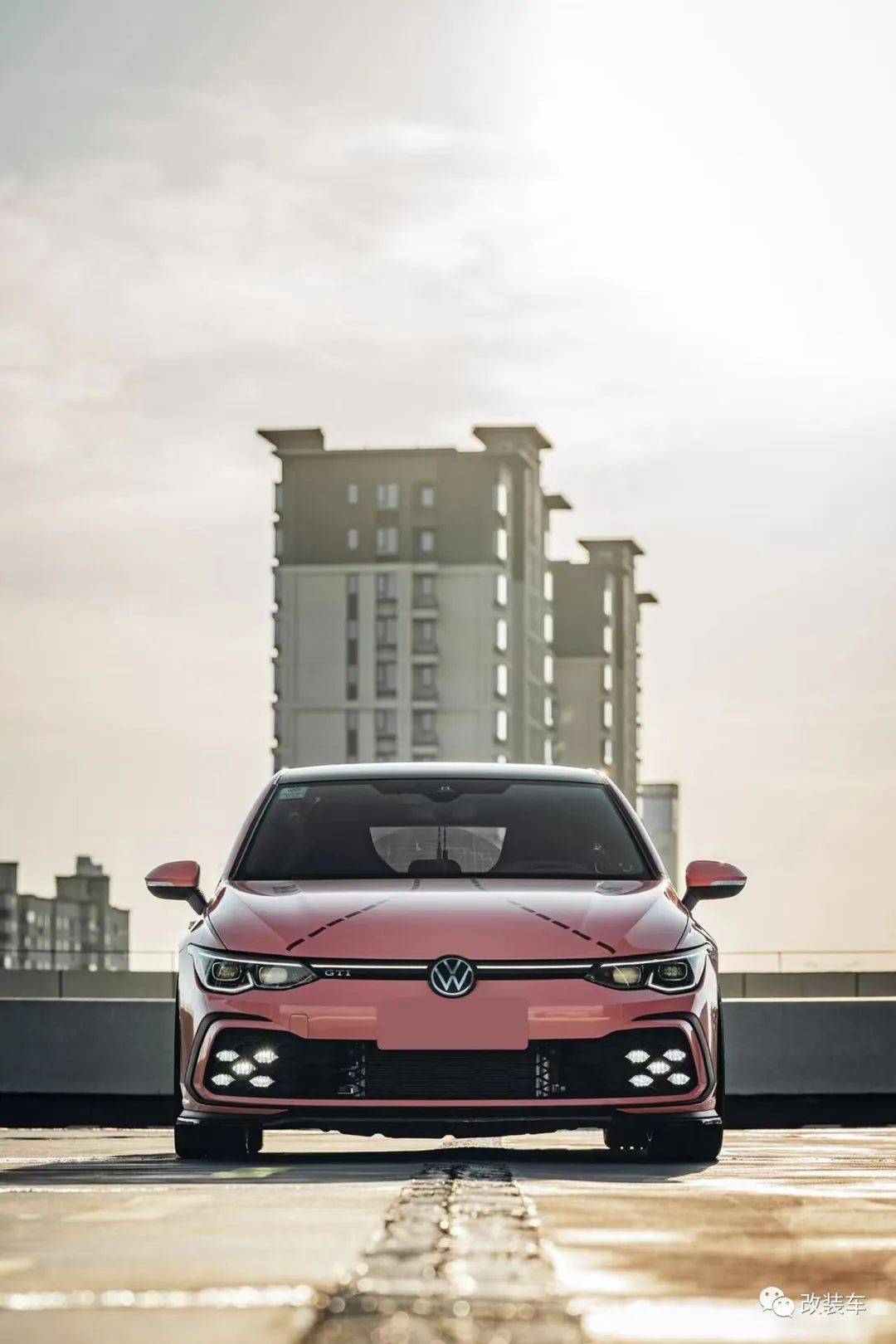 高尔夫gti8代走街,大众高尔夫第七代gti爆改