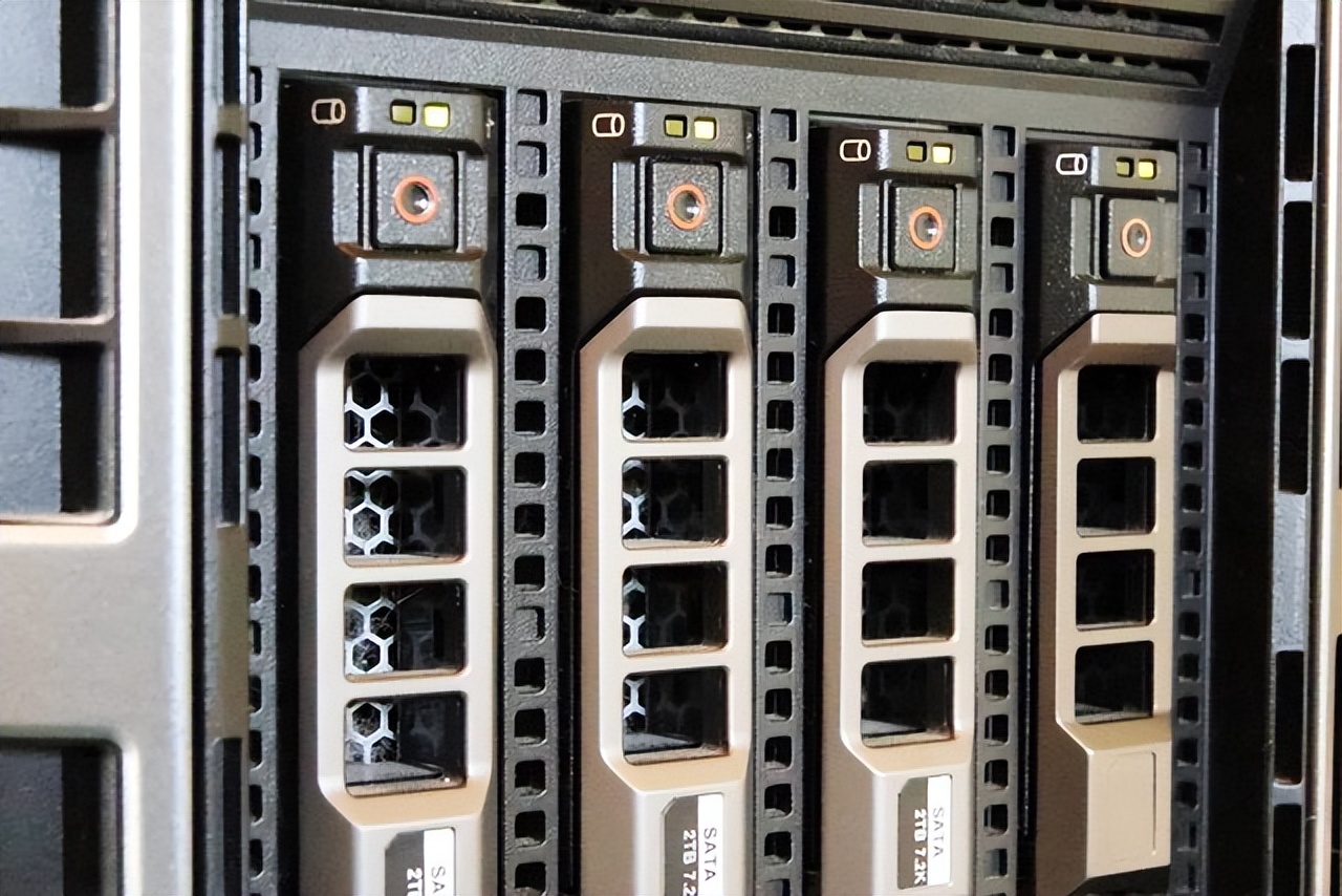 如何部署web应用到虚拟主机上,如何在服务器部署web项目