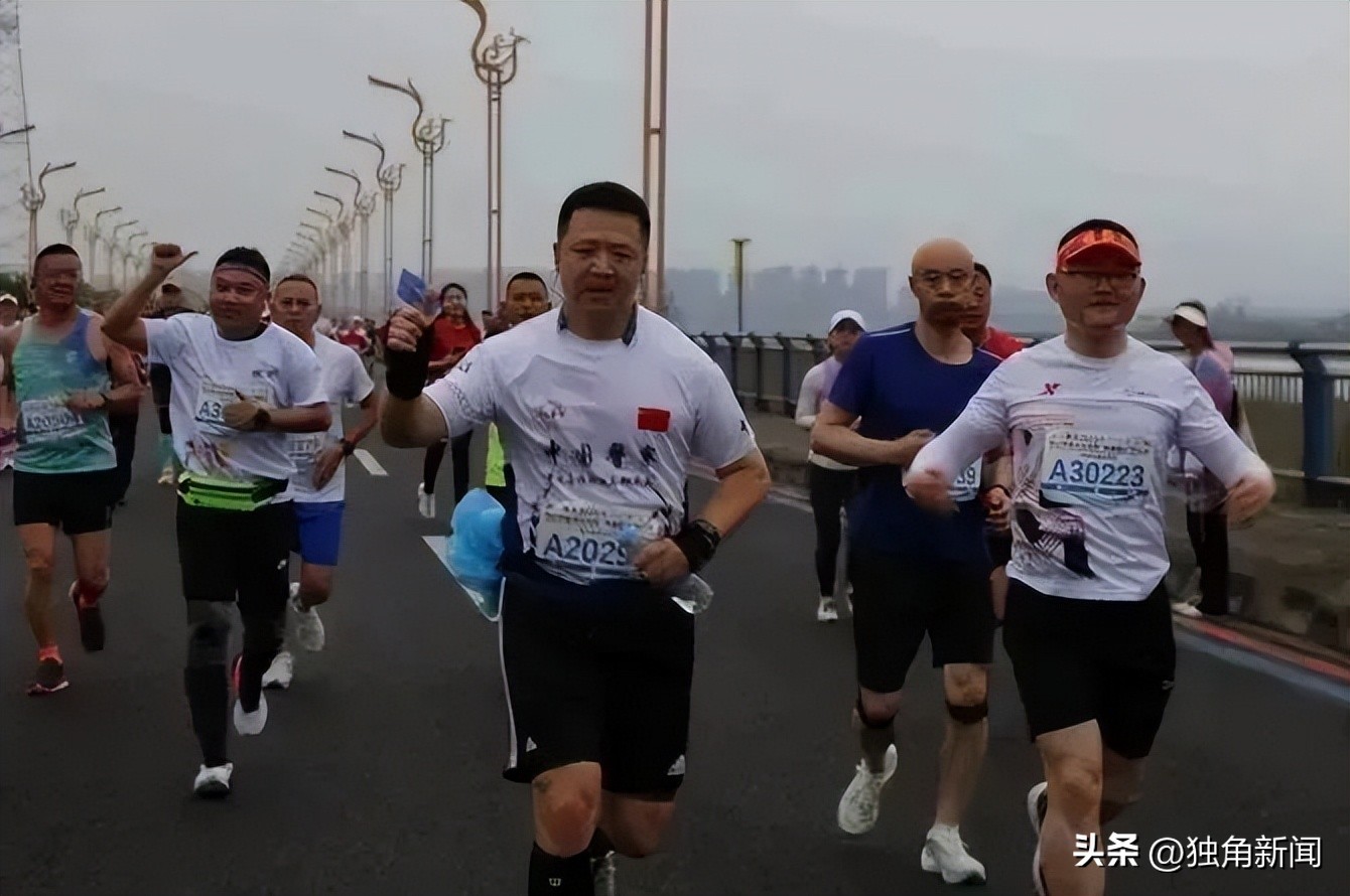 万人激情赛跑马拉松,四川万人马拉松