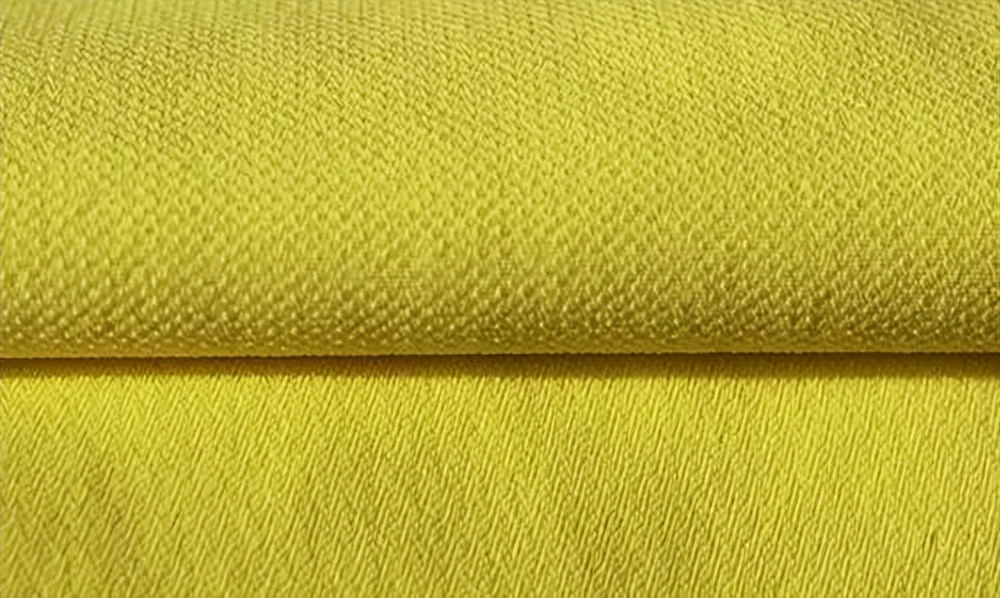 外套面料材质涤纶好还是丝棉好,涤纶的保暖还是丝棉的保暖