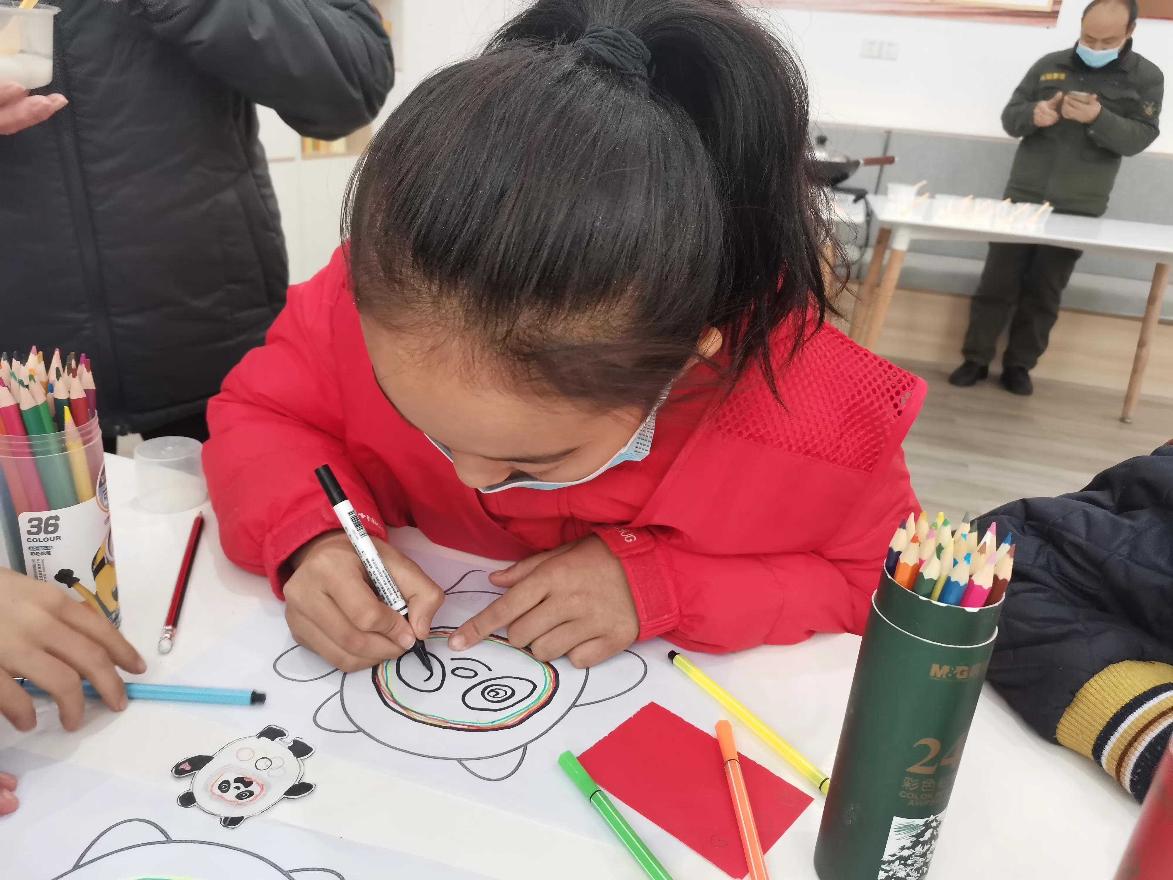 冬奥与元宵相结合的手工灯笼制作,制作冬奥会冰墩墩的元宵灯笼