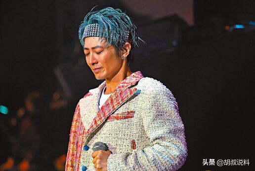 因一句：*鱼岛钓**是中国的，他惨遭封杀20年，如今复出依旧熠熠生辉