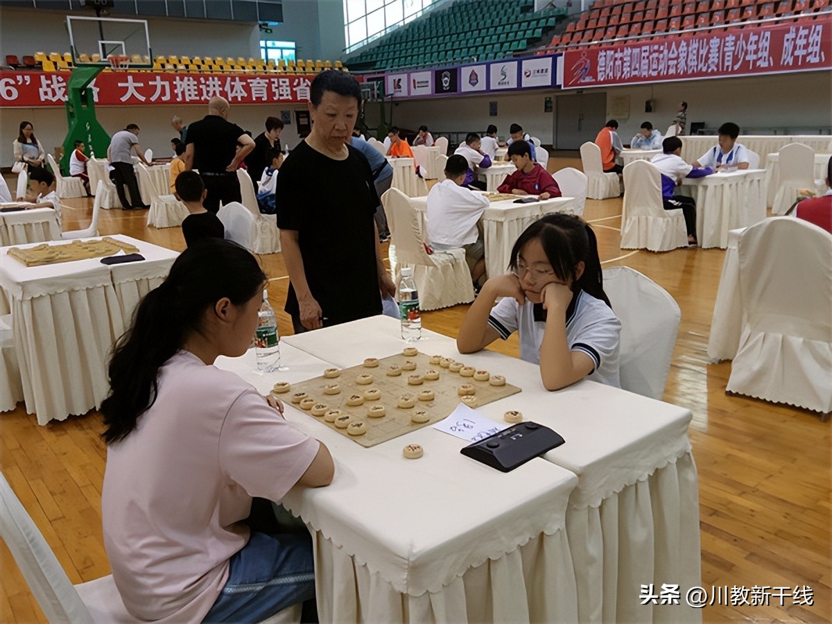 德阳罗江深雪堂初中15级图片,罗江深雪堂运动会