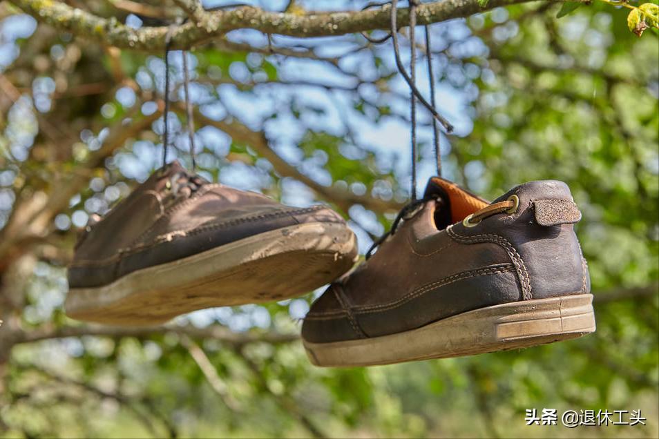 洗完鞋后鞋子有臭味怎么永久去除,刷鞋怎么去除鞋子里的臭味