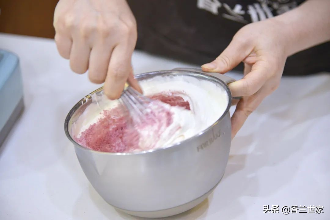 香兰蛋糕教学视频,乌龙蜜桃千层蛋糕教程