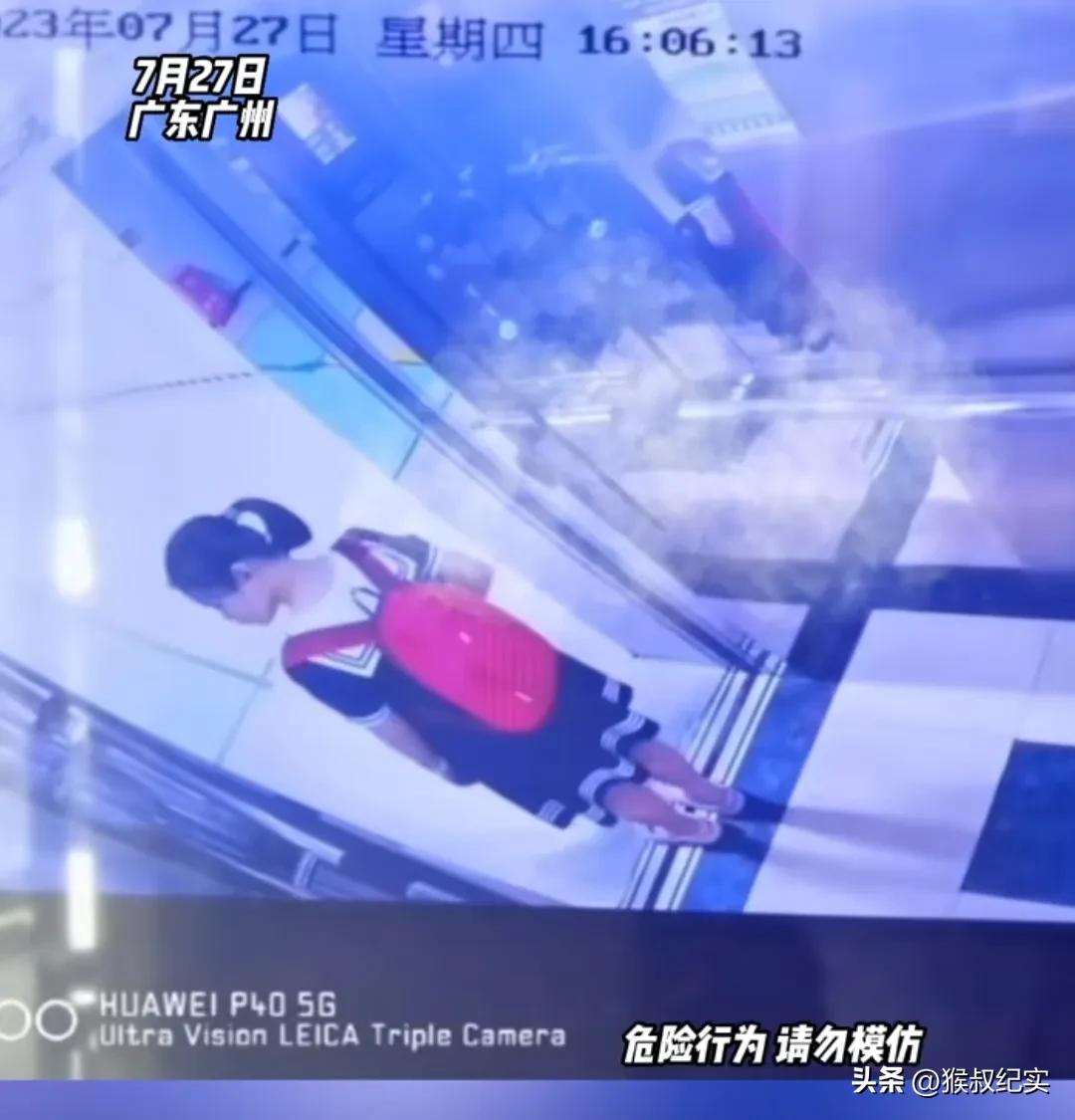 熊孩子故意独闯电梯,熊孩子摸电梯酿成大祸