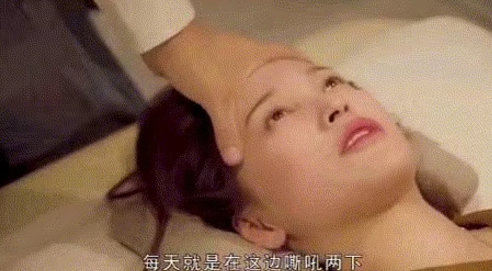 喝利尿剂，洗肠瘦小腹，整骨十次，女明星为了变美简直不要太狠