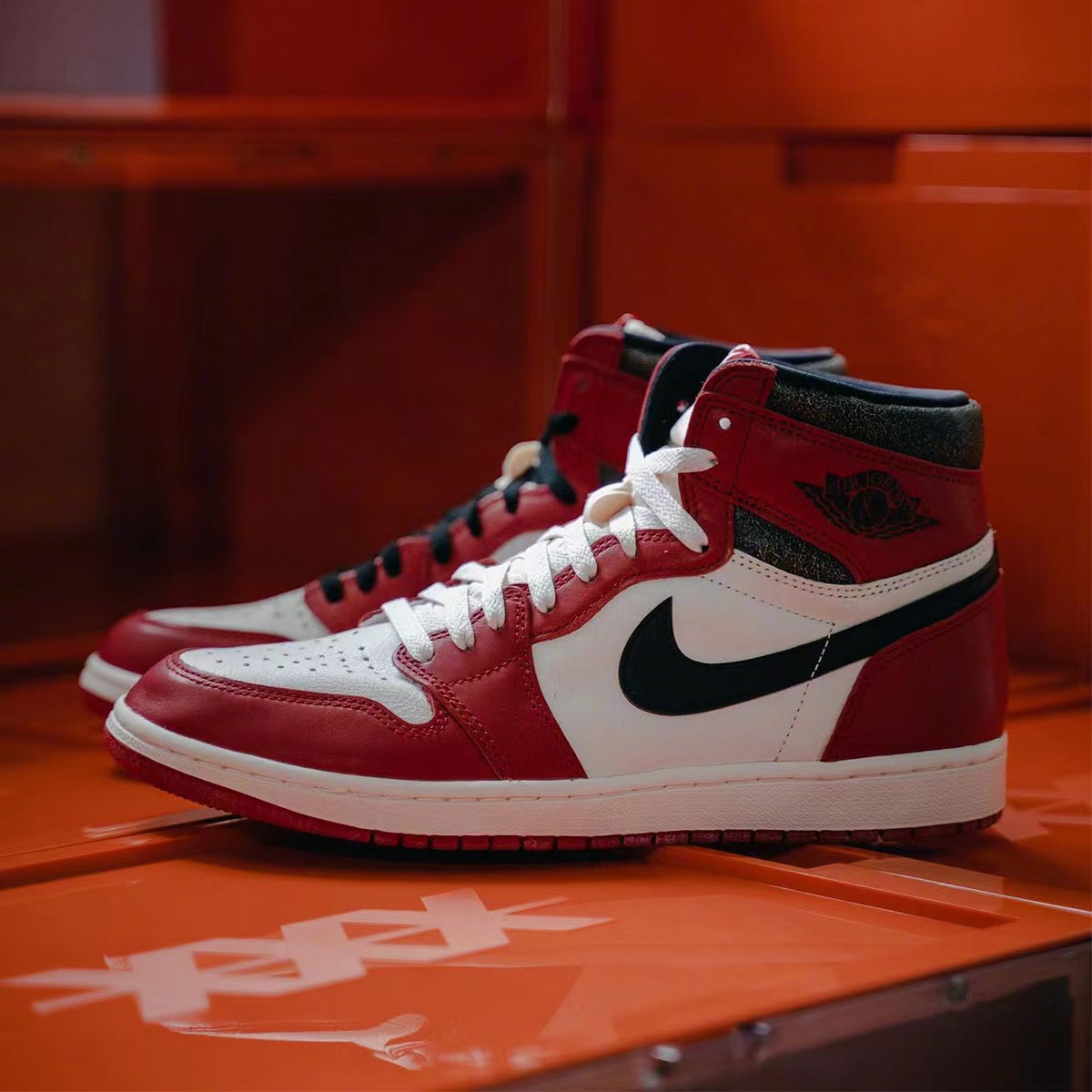 aj1芝加哥原价多少钱,aj1高帮鞋芝加哥白红399元