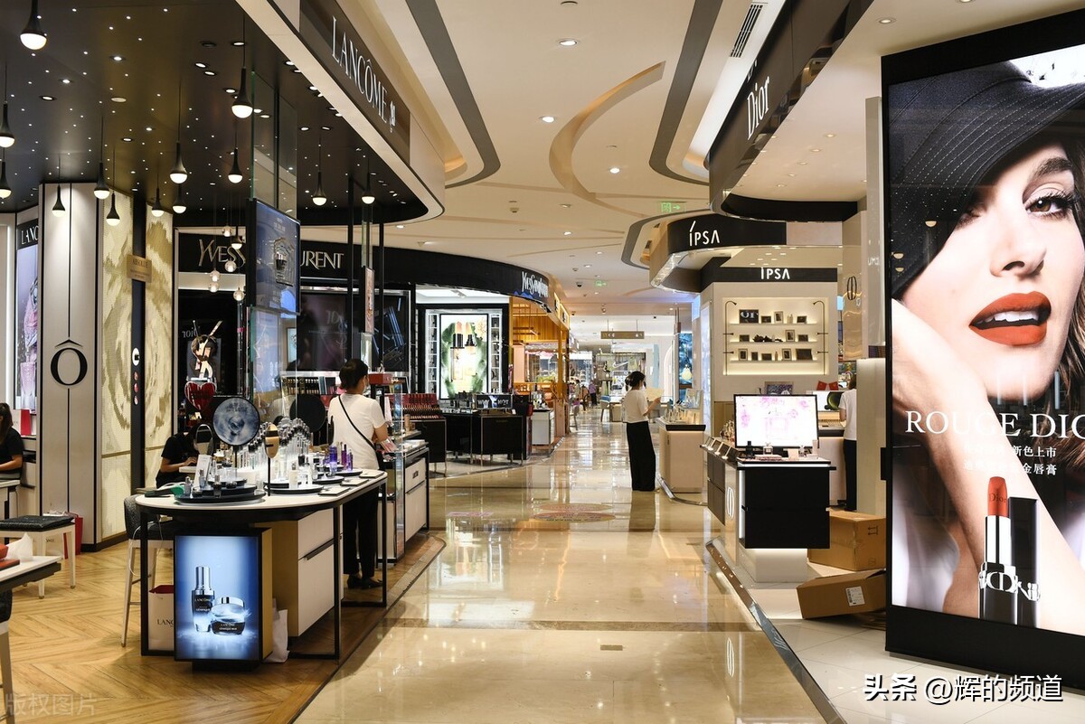 为什么经济通缩导致普通人生活困难？普通人如何度过经济通缩时期