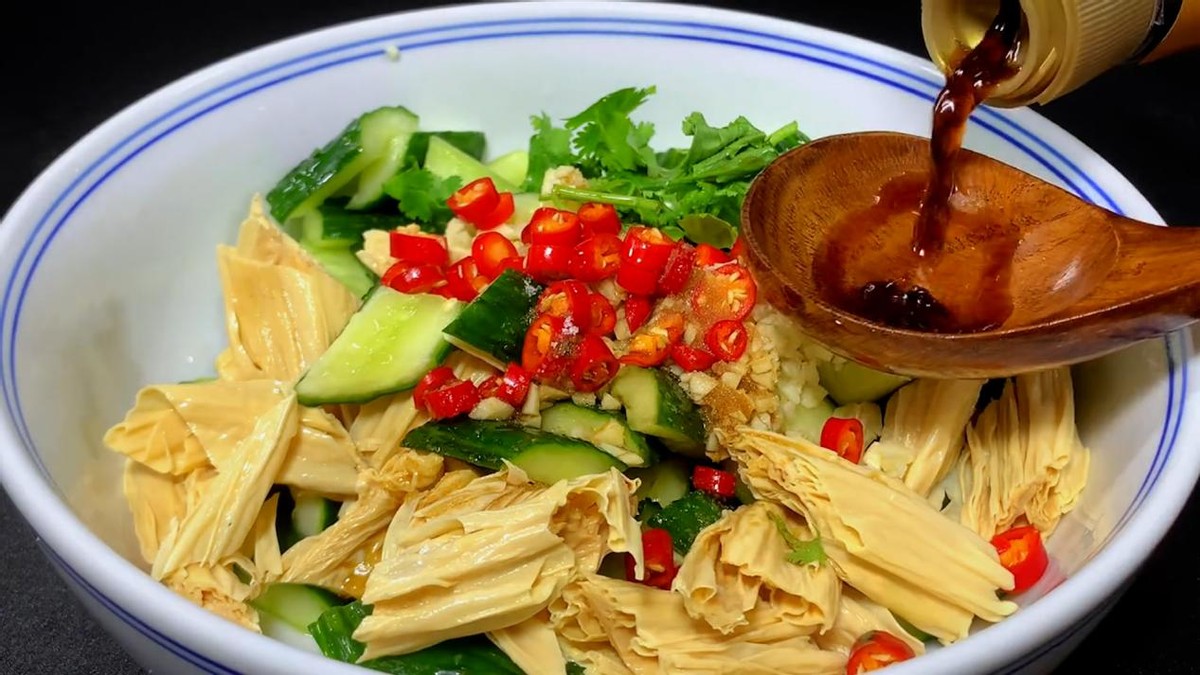 4种蔬菜被拉入致癌名单,哪三种蔬菜不能放进冰箱还会致癌