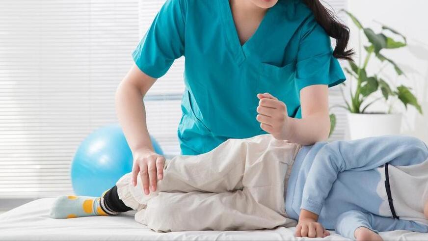 崴脚导致韧带断裂还能走路吗,崴脚韧带断裂脚会肿吗